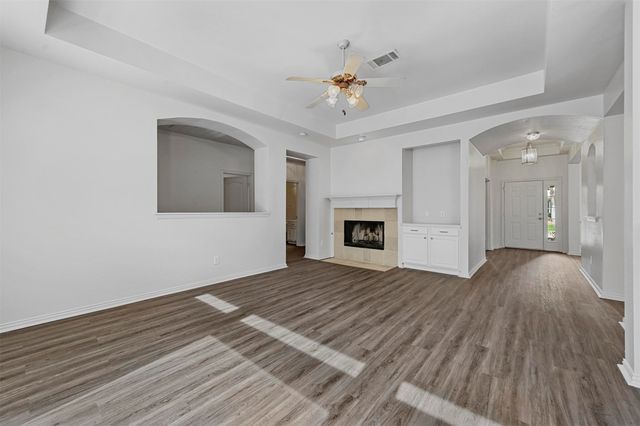 1711 Peregrine Drive, Corinth, TX 76210