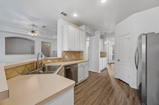 1711 Peregrine Drive, Corinth, TX 76210