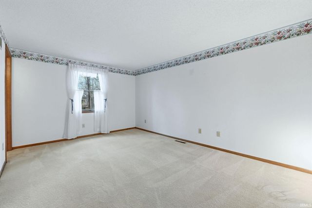 8231 Sakaden Parkway, Fort Wayne, IN 46825