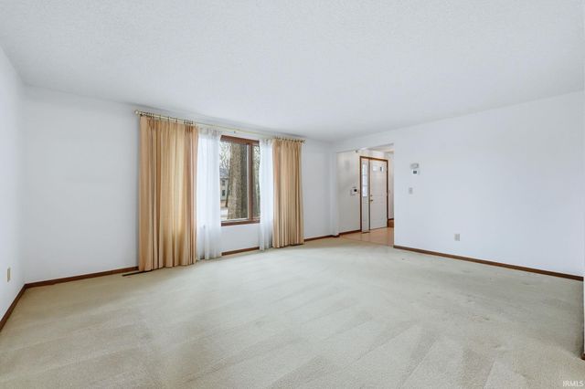 8231 Sakaden Parkway, Fort Wayne, IN 46825