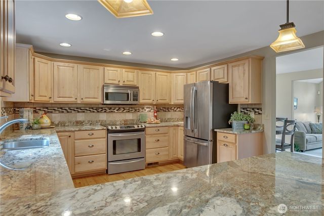 22421 SE 329th Street, Black Diamond, WA 98010