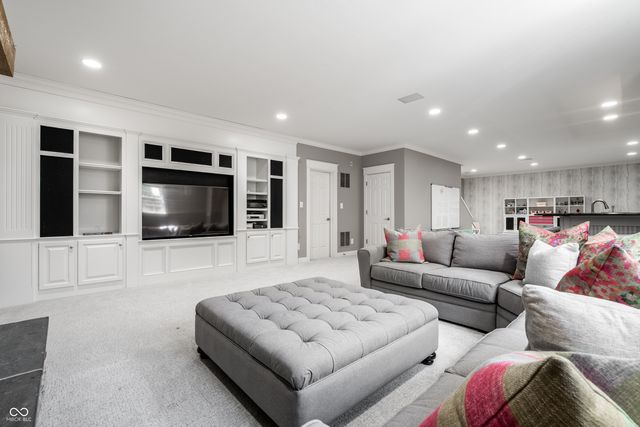 25 Monahan Road, Zionsville, IN 46077