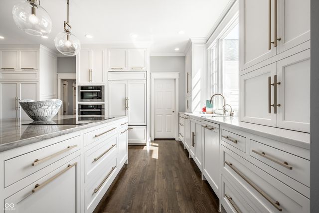 25 Monahan Road, Zionsville, IN 46077