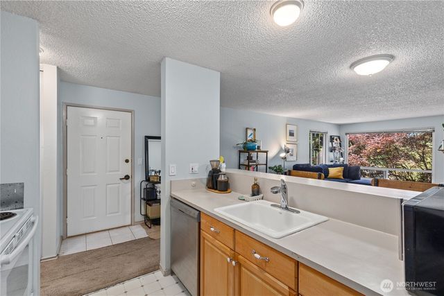 163 Etruria Street, Seattle, WA 98109