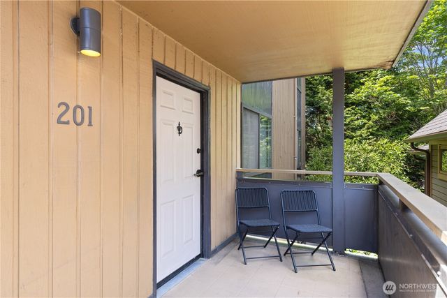163 Etruria Street, Seattle, WA 98109