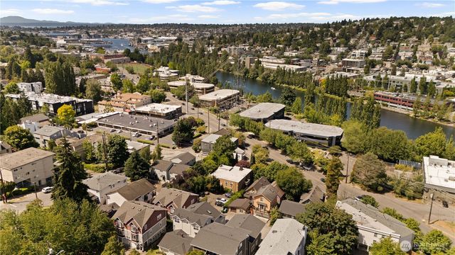 163 Etruria Street, Seattle, WA 98109