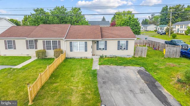 12 EMPRESS CIR, Inwood, WV 25428