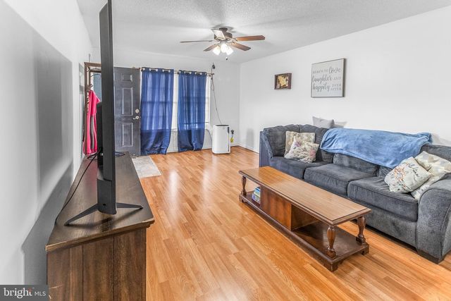 12 EMPRESS CIR, Inwood, WV 25428