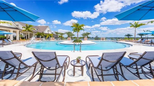 19884 Whispering Creek Road 263, Loxahatchee, FL 33470