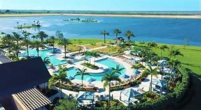 19884 Whispering Creek Road 263, Loxahatchee, FL 33470