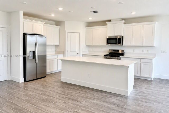 19884 Whispering Creek Road 263, Loxahatchee, FL 33470