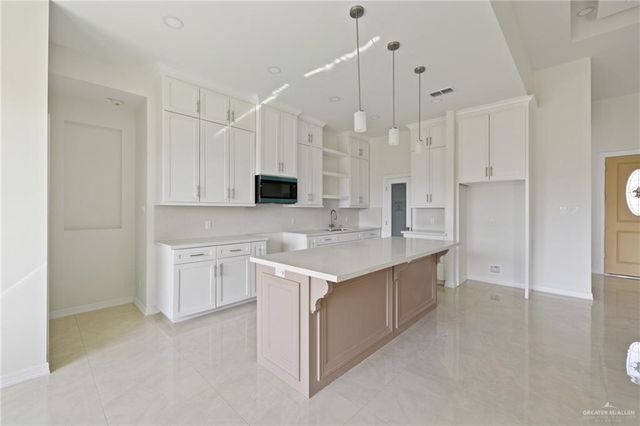 1904 Diplomat Drive, Edinburg, TX 78542