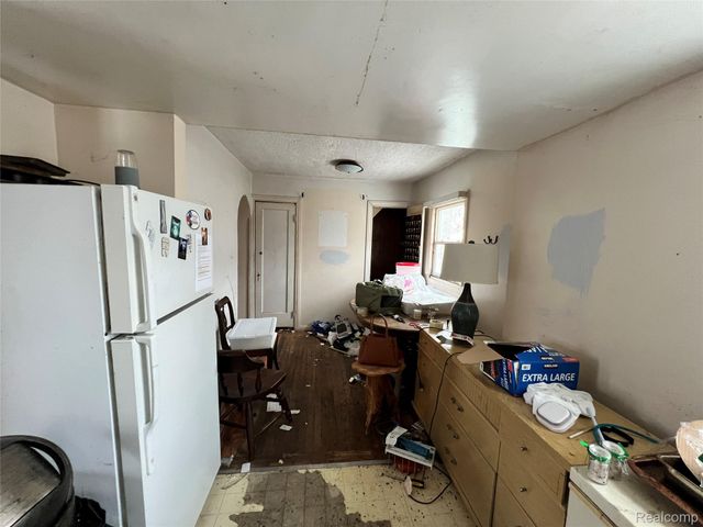 200 Marion Avenue, Waterford Charter Township, MI 48328