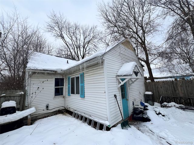 200 Marion Avenue, Waterford Charter Township, MI 48328