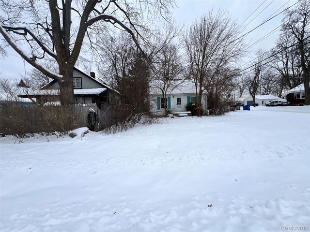 200 Marion Avenue, Waterford Charter Township, MI 48328