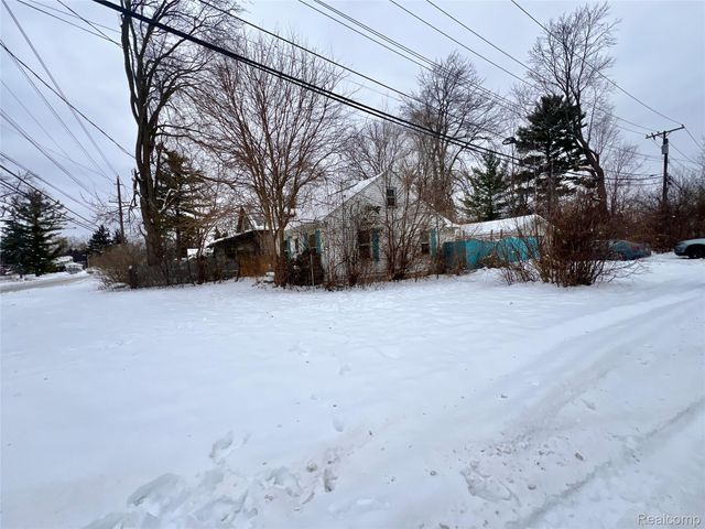 200 Marion Avenue, Waterford Charter Township, MI 48328