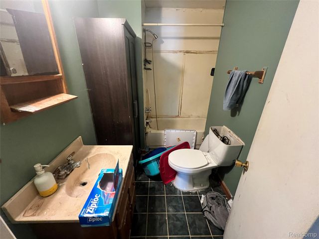 200 Marion Avenue, Waterford Charter Township, MI 48328