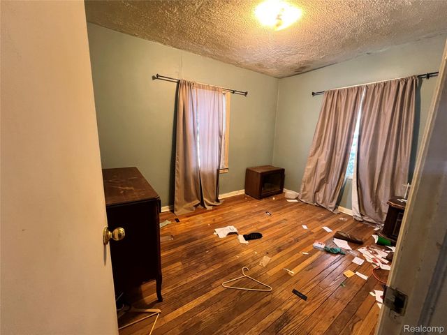 200 Marion Avenue, Waterford Charter Township, MI 48328