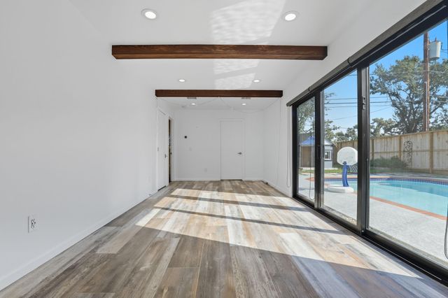 6518 Kury Lane, Houston, TX 77008