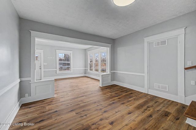 2906 Dixie Hwy, Louisville, KY 40216