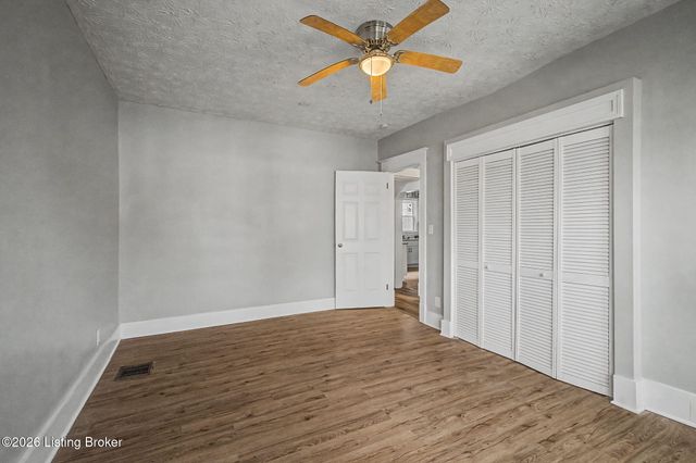 2906 Dixie Hwy, Louisville, KY 40216