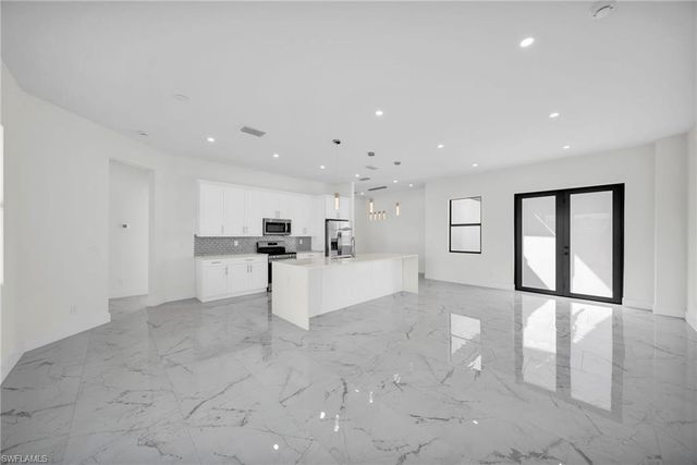 1002 NE 7th AVE, Cape Coral, FL 33909