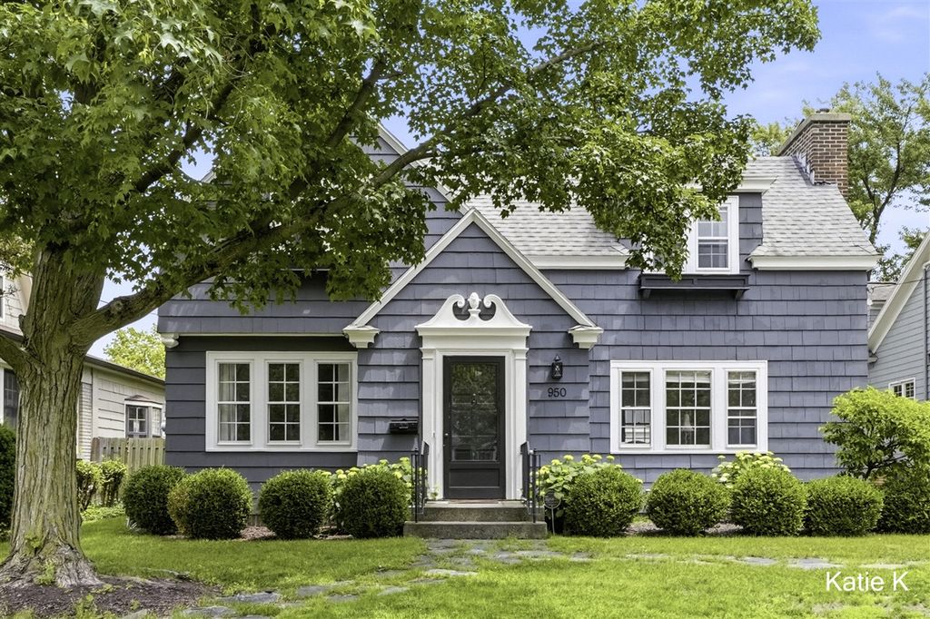 950 Orchard Avenue, East Grand Rapids, MI 49506