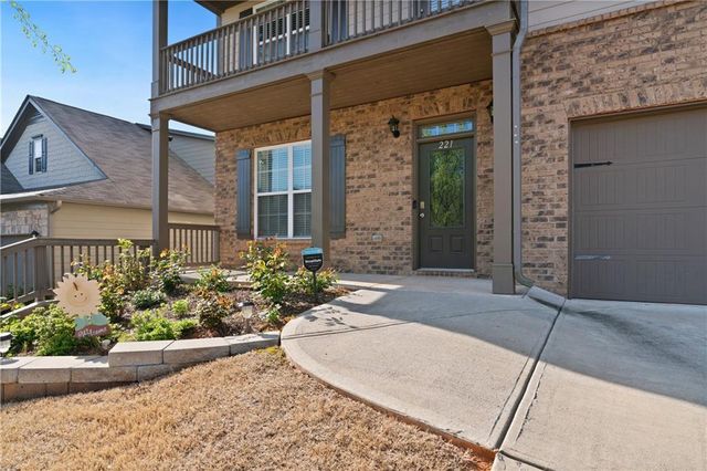 221 Orchard Trail, Canton, GA 30115