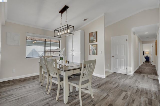5520 Rainflower Dr, Livermore, CA 94551