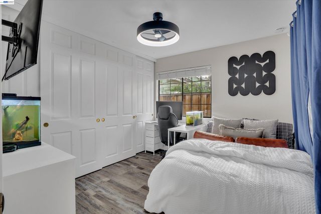 5520 Rainflower Dr, Livermore, CA 94551