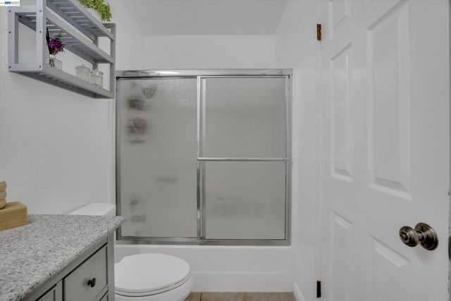 5520 Rainflower Dr, Livermore, CA 94551