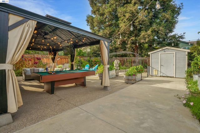 5520 Rainflower Dr, Livermore, CA 94551
