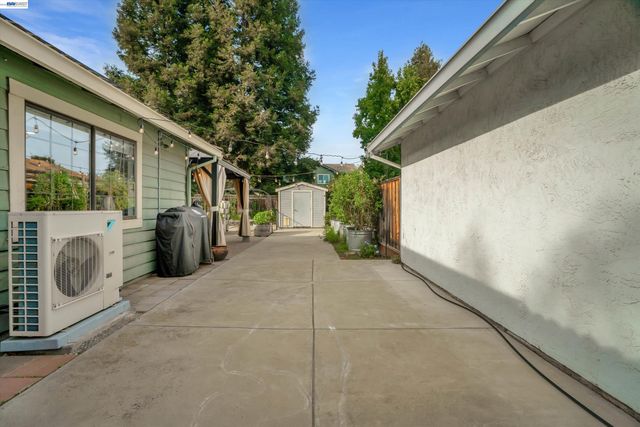 5520 Rainflower Dr, Livermore, CA 94551