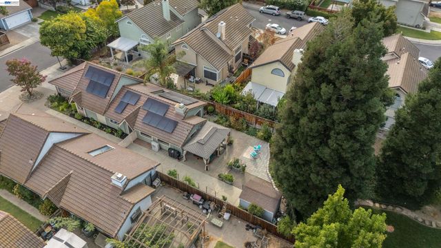 5520 Rainflower Dr, Livermore, CA 94551