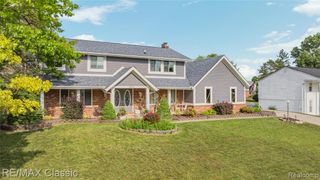 5651 Warrenshire Drive, West Bloomfield, MI 48322