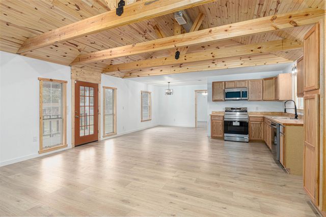 112 AN County Road 1370, Palestine, TX 75801