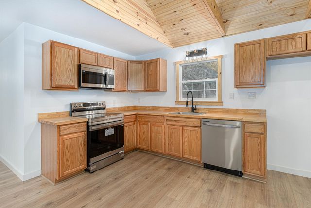 112 AN County Road 1370, Palestine, TX 75801