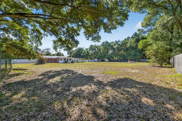 5688 Ridge Avenue, Milton, FL 32583