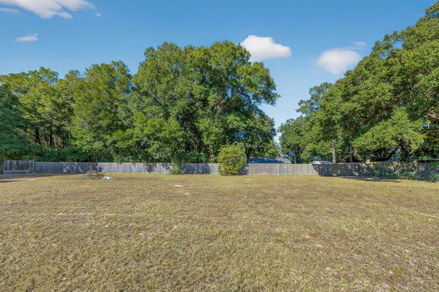 5688 Ridge Avenue, Milton, FL 32583