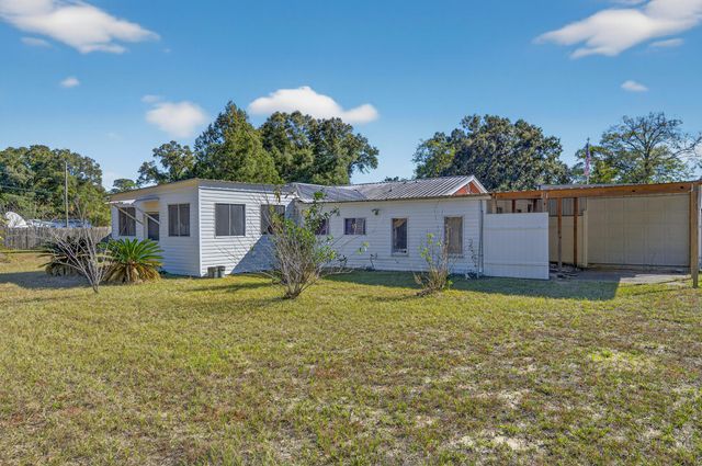 5688 Ridge Avenue, Milton, FL 32583