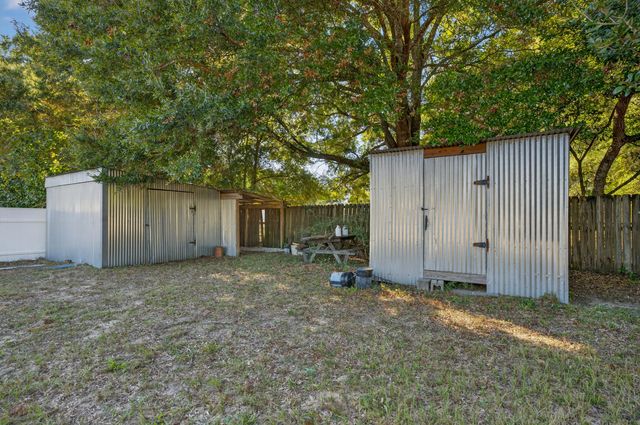 5688 Ridge Avenue, Milton, FL 32583