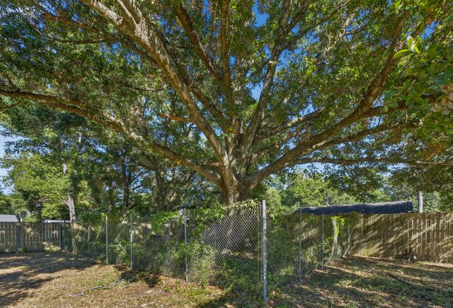 5688 Ridge Avenue, Milton, FL 32583