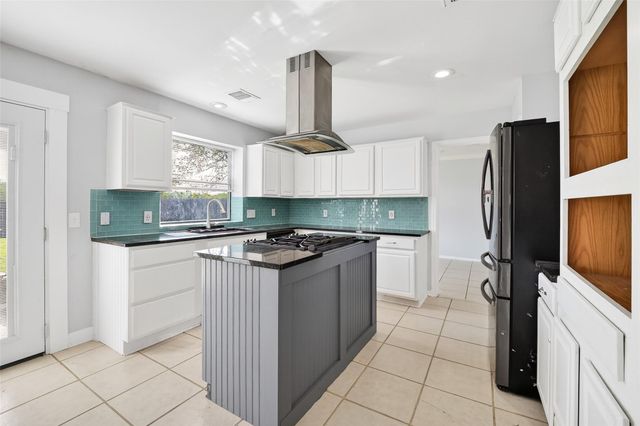 128 Bayou Bend Drive, League City, TX 77573