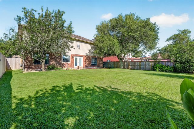 128 Bayou Bend Drive, League City, TX 77573