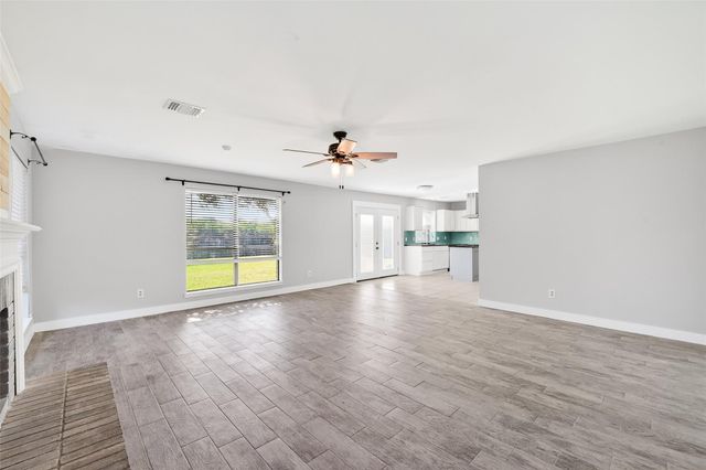 128 Bayou Bend Drive, League City, TX 77573