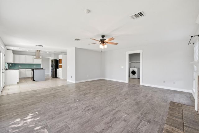 128 Bayou Bend Drive, League City, TX 77573