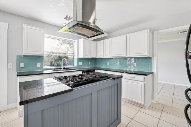 128 Bayou Bend Drive, League City, TX 77573