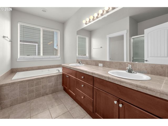 2037 Se CENTURION Way, Gresham, OR 97080