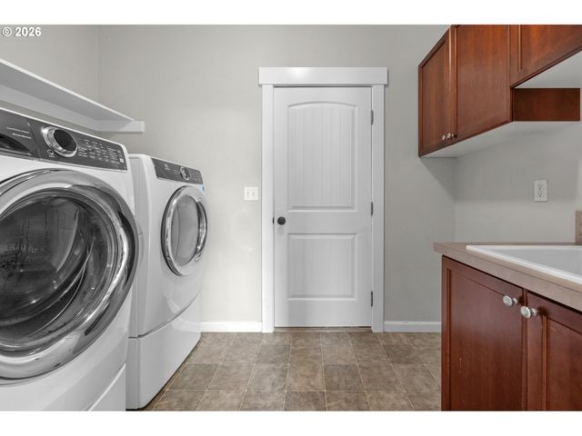 2037 Se CENTURION Way, Gresham, OR 97080