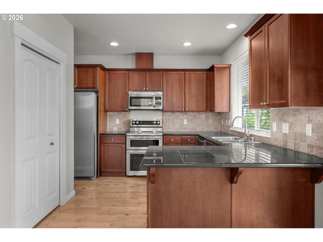 2037 Se CENTURION Way, Gresham, OR 97080